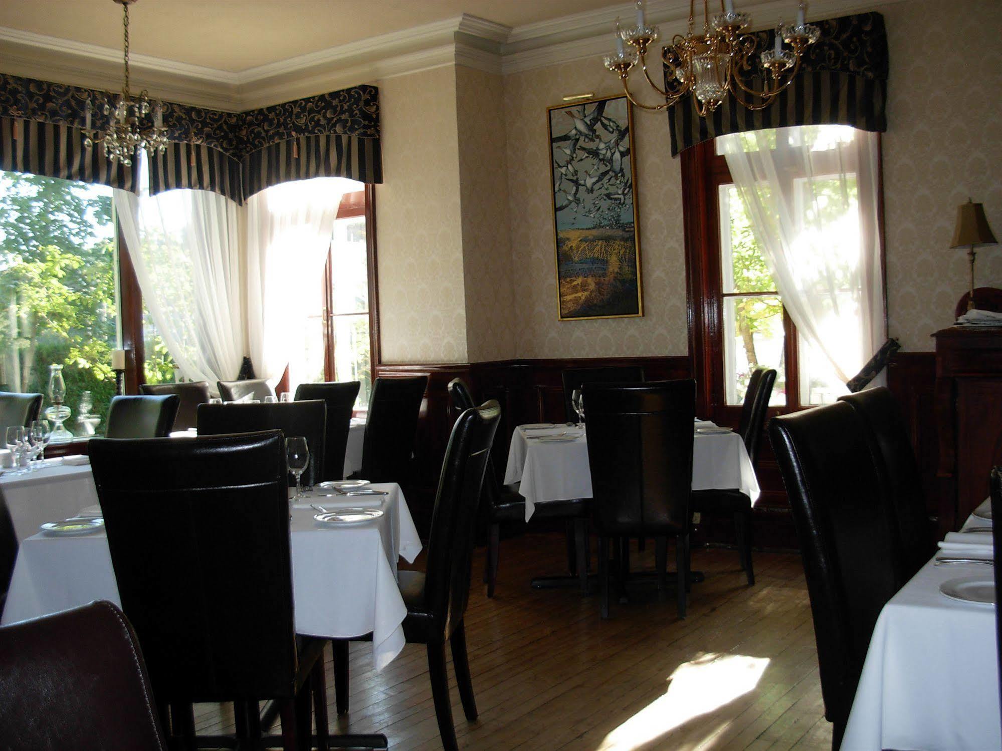 Chez Truchon Bistro-Auberge La Malbaie Εξωτερικό φωτογραφία